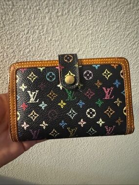 Louis Vuitton Murakami Multicolor kiss lock With COA